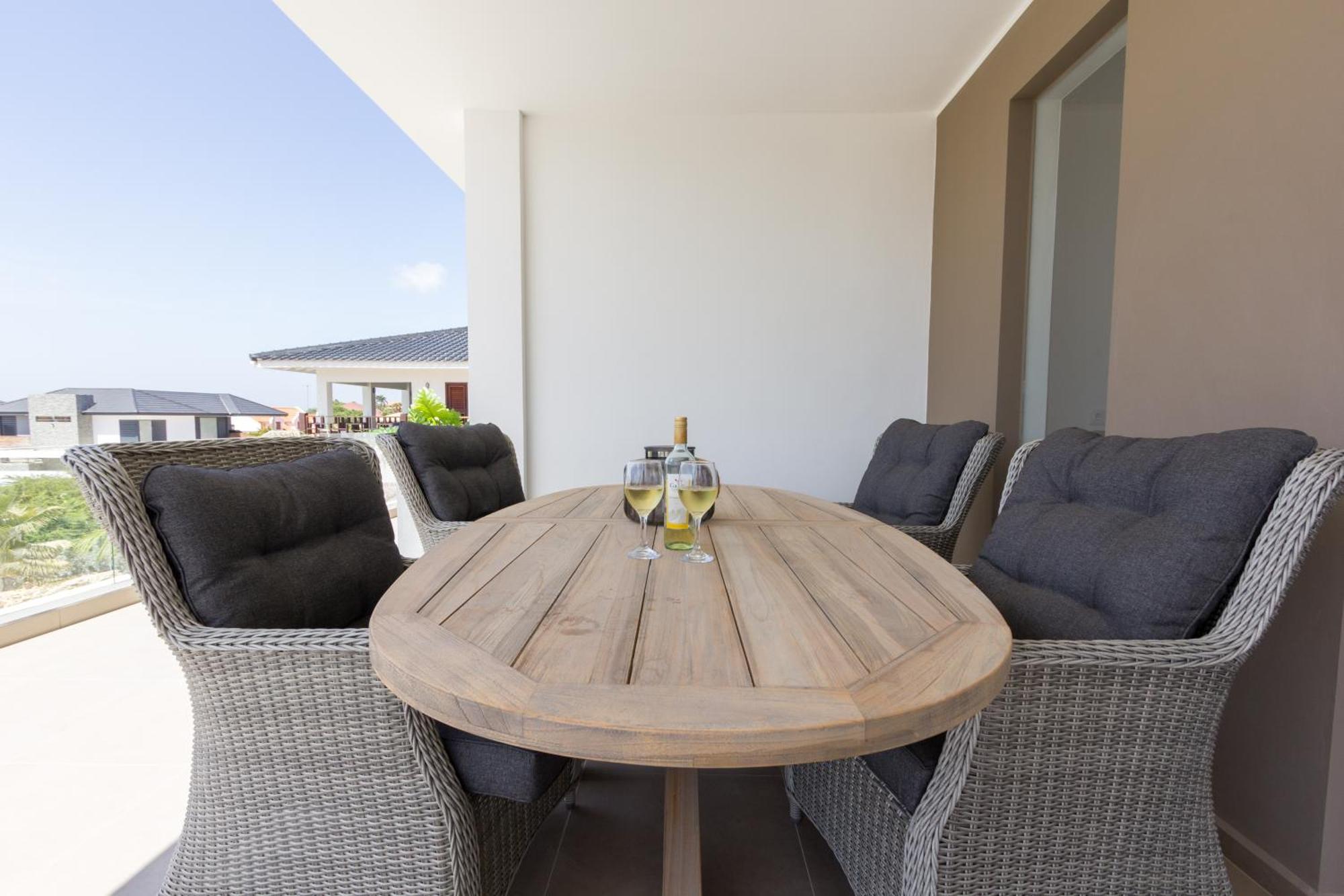 Goudhaen Luxury Private Apartments Jan Thiel Beach Екстериор снимка