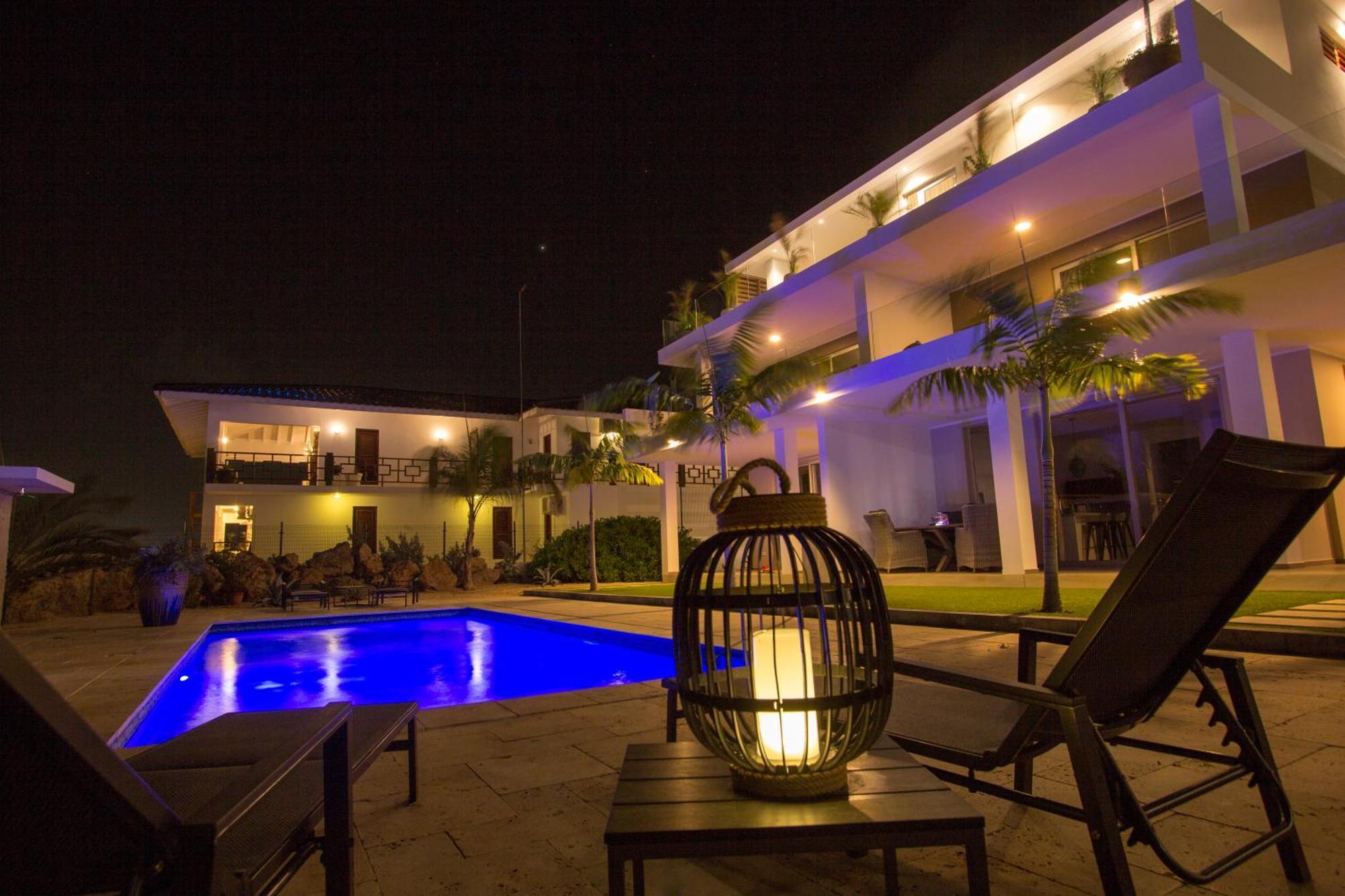 Goudhaen Luxury Private Apartments Jan Thiel Beach Екстериор снимка
