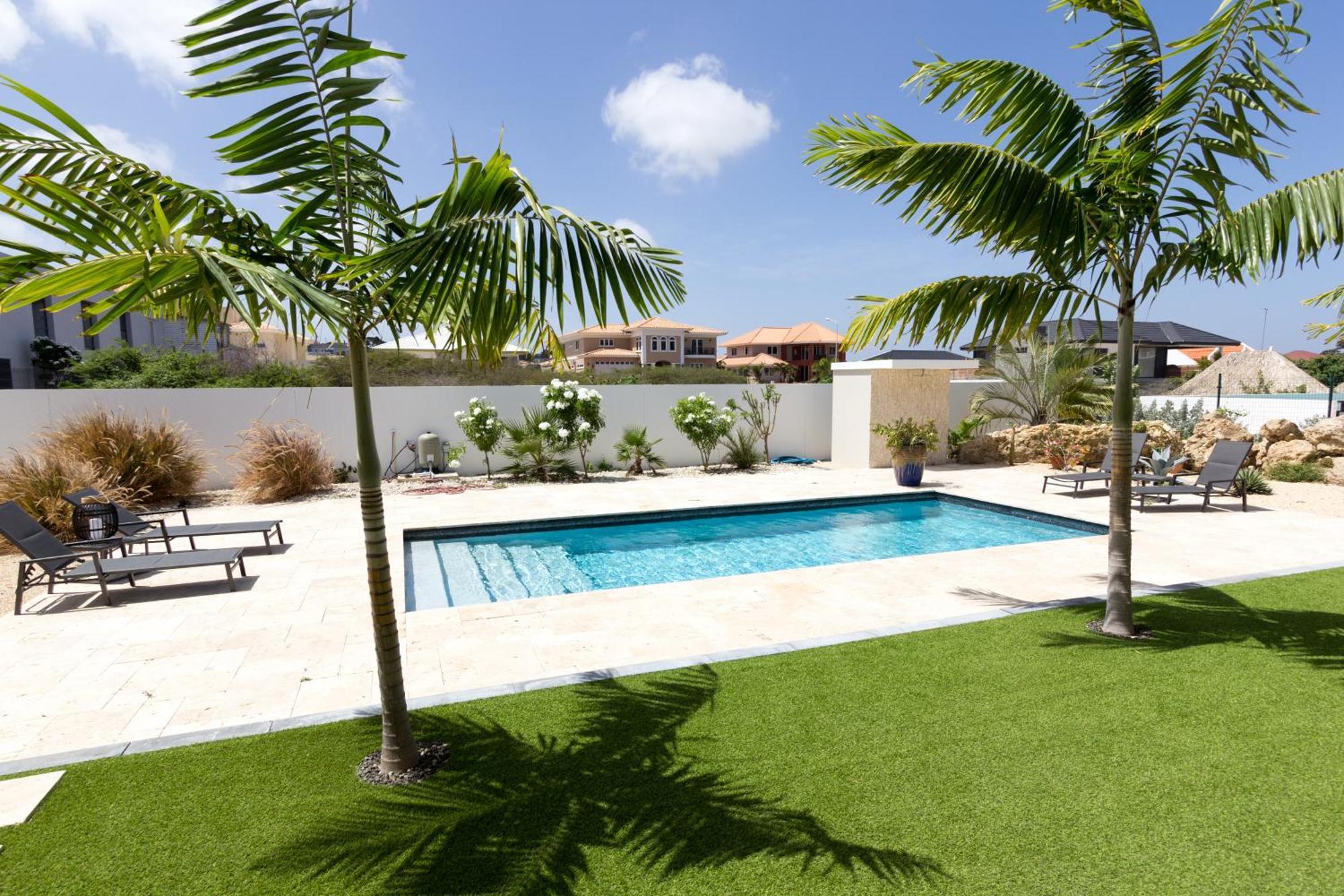 Goudhaen Luxury Private Apartments Jan Thiel Beach Екстериор снимка
