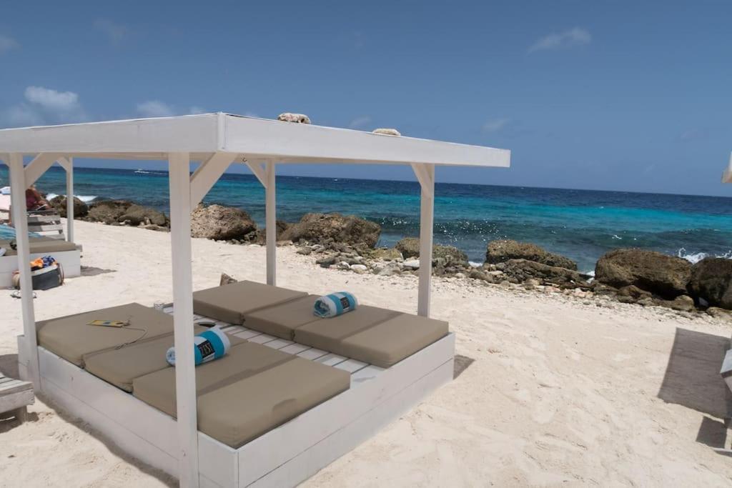 Goudhaen Luxury Private Apartments Jan Thiel Beach Екстериор снимка