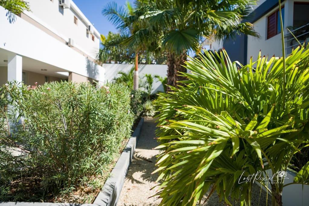 Goudhaen Luxury Private Apartments Jan Thiel Beach Екстериор снимка
