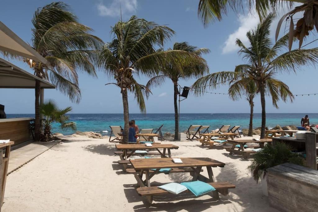 Goudhaen Luxury Private Apartments Jan Thiel Beach Екстериор снимка