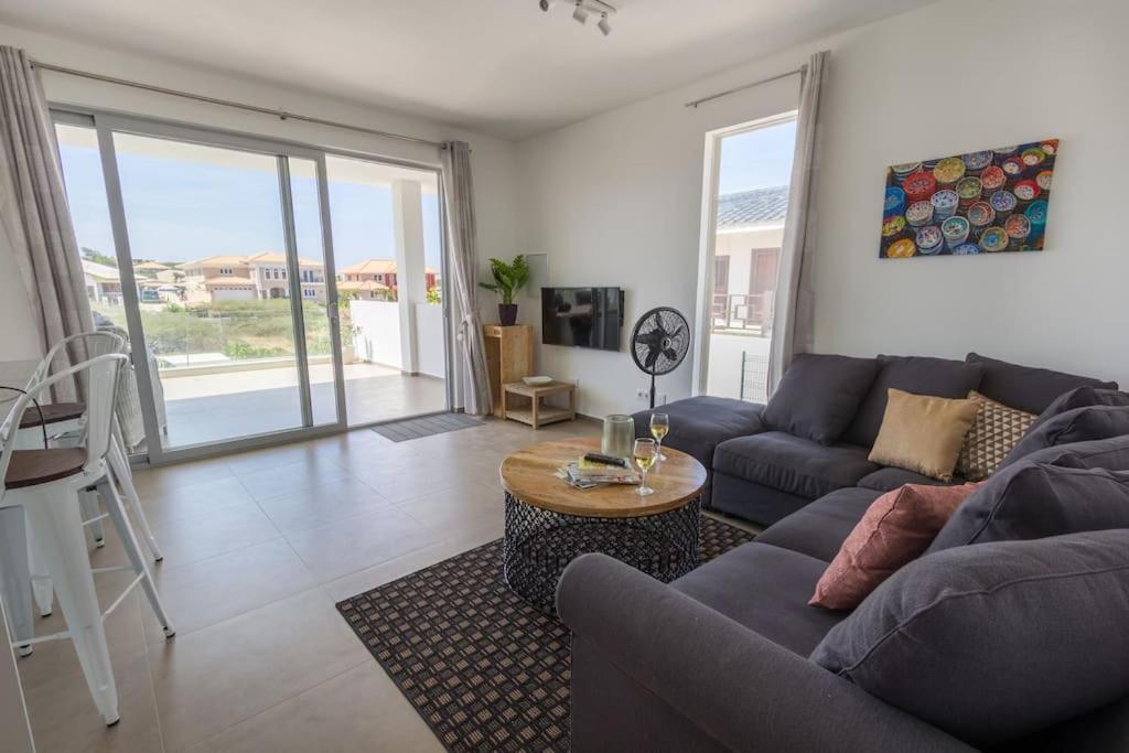 Goudhaen Luxury Private Apartments Jan Thiel Beach Екстериор снимка