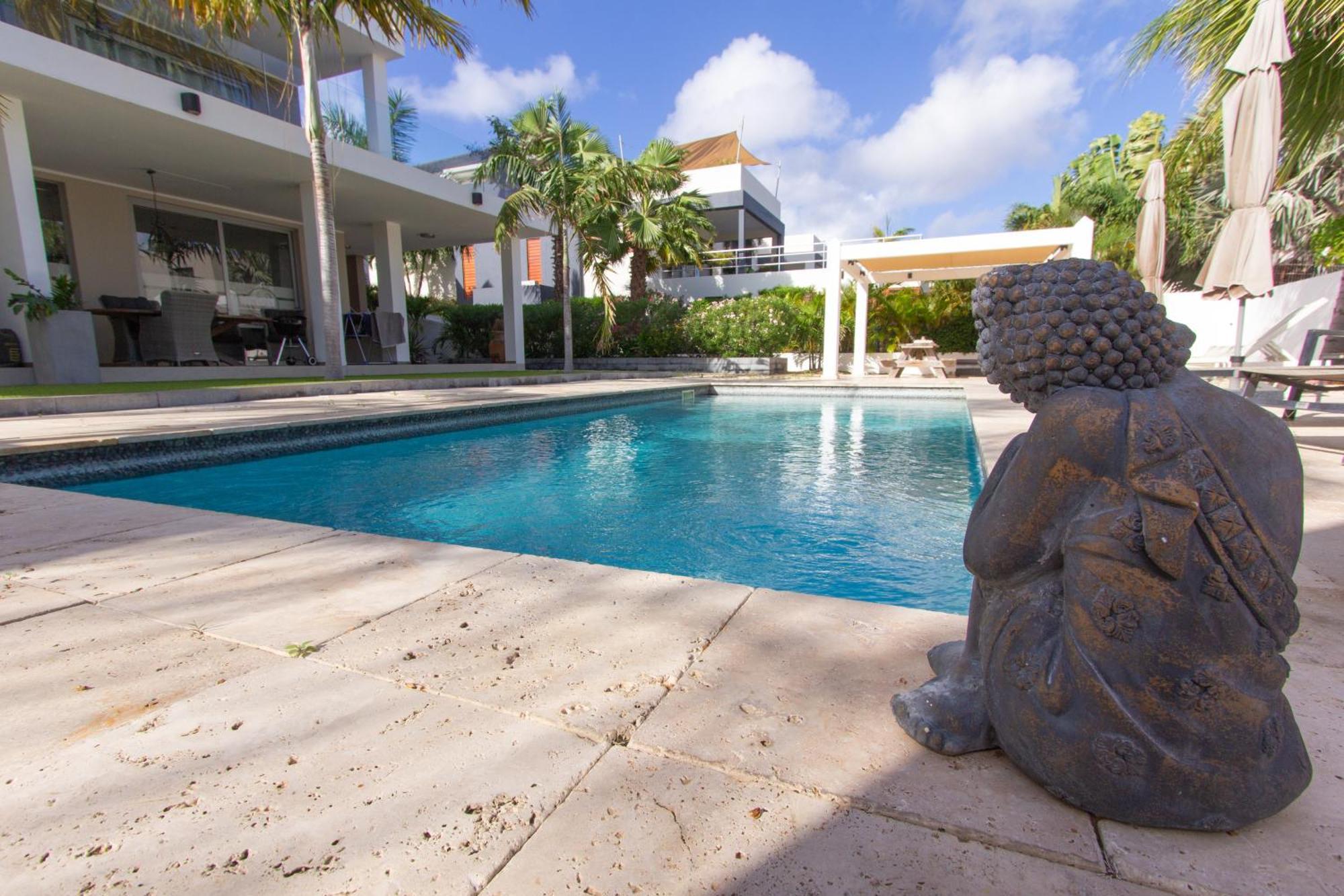 Goudhaen Luxury Private Apartments Jan Thiel Beach Екстериор снимка