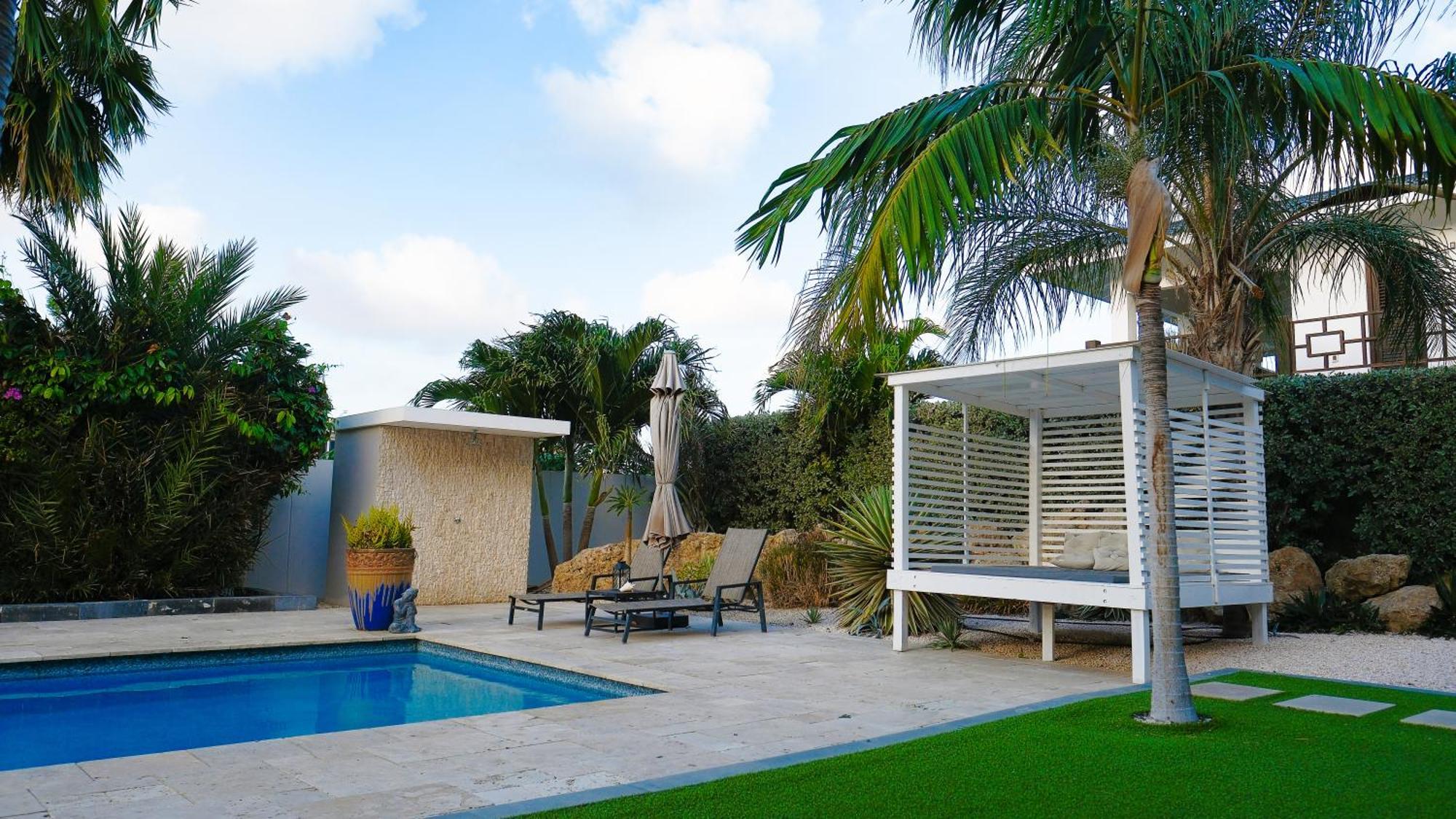Goudhaen Luxury Private Apartments Jan Thiel Beach Екстериор снимка